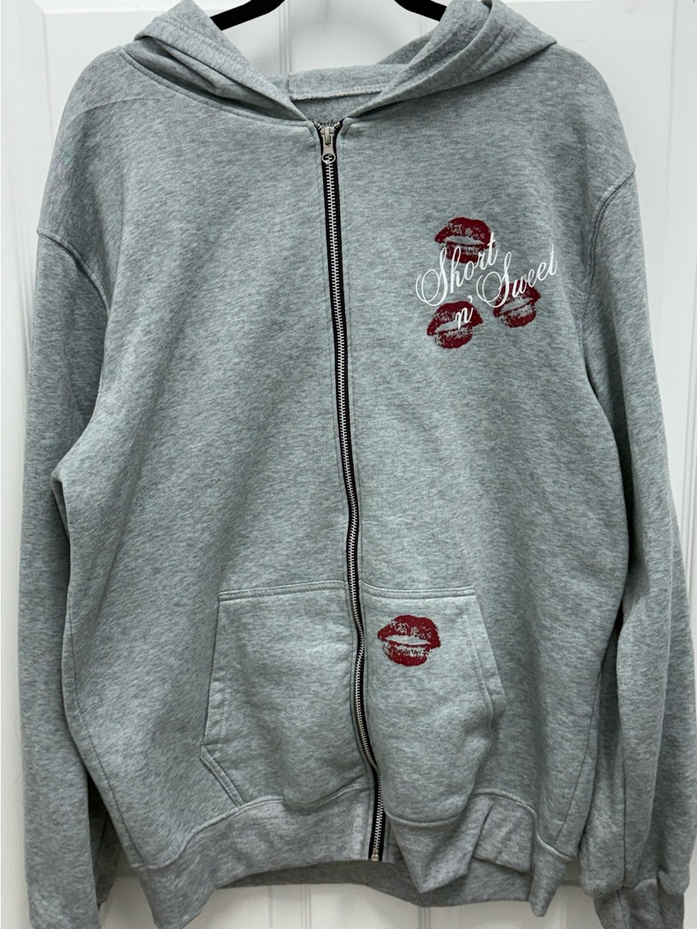 Sabrina Carpenter Short n’ Sweet Tour 2024 Zip Hoodie Gray 3XL - Picture 5 of 10